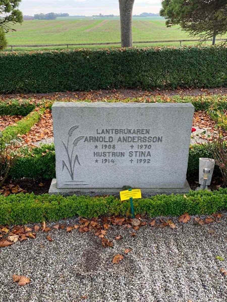 Grave number: TO H   152, 153, 154