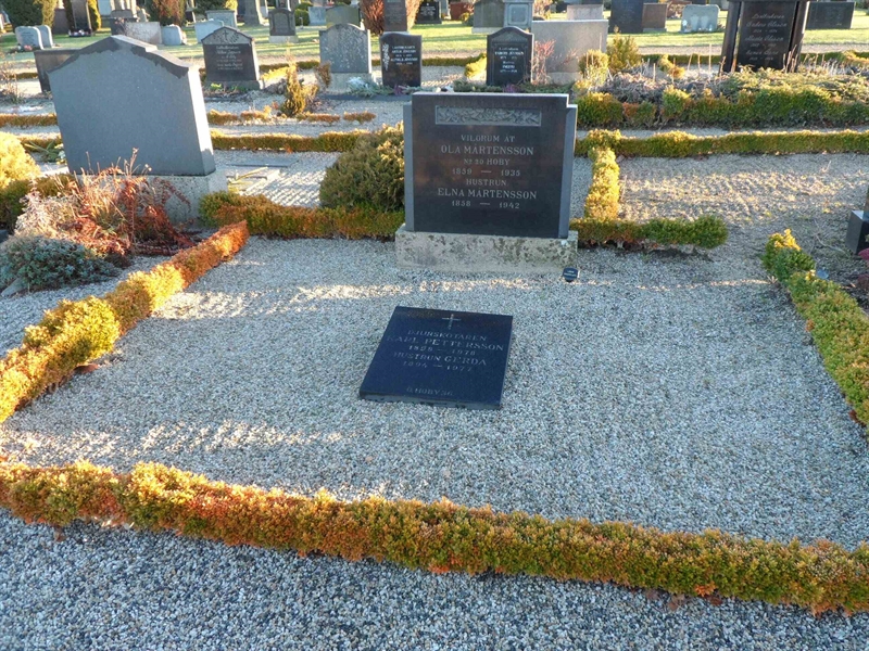 Grave number: 2 01  1162