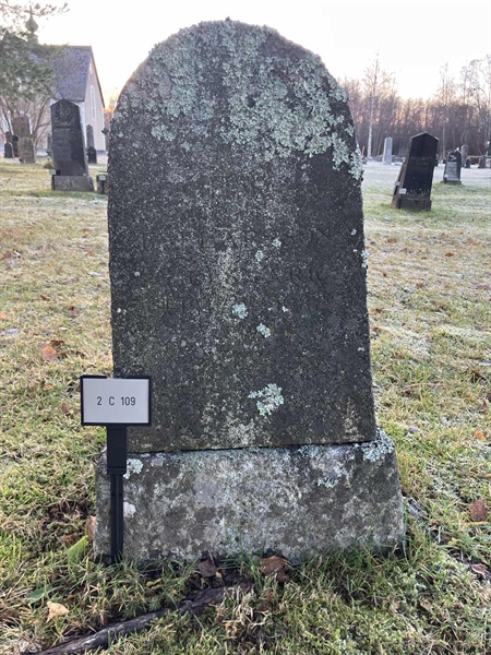 Hautatunnus: 2 C   109