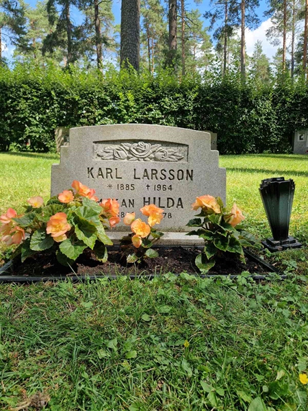 Grave number: 1 KV.4   243-244