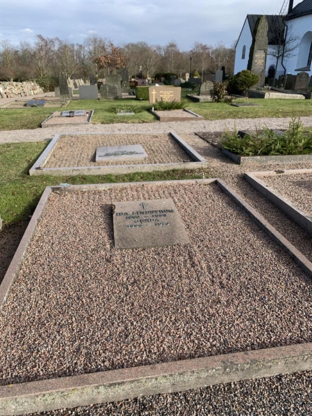 Grave number: SÖ B   147, 148