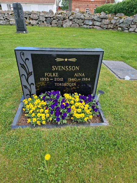 Grave number: 04 A   52, 53