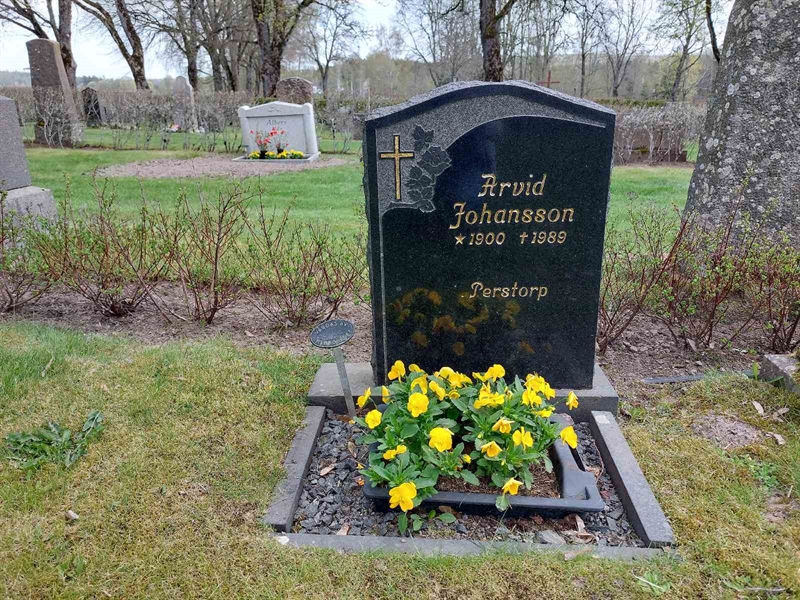 Grave number: HÖ 6   45, 46