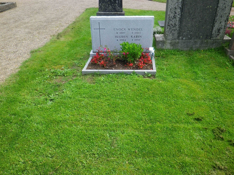 Grave number: VI D    43, 44