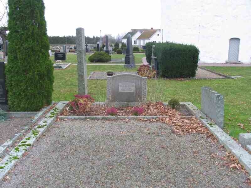 Grave number: 3 E    97, 98, 99, 100, 101