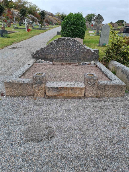 Grave number: F 03     1, 2