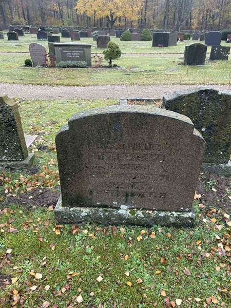 Grave number: VV 6    13, 14