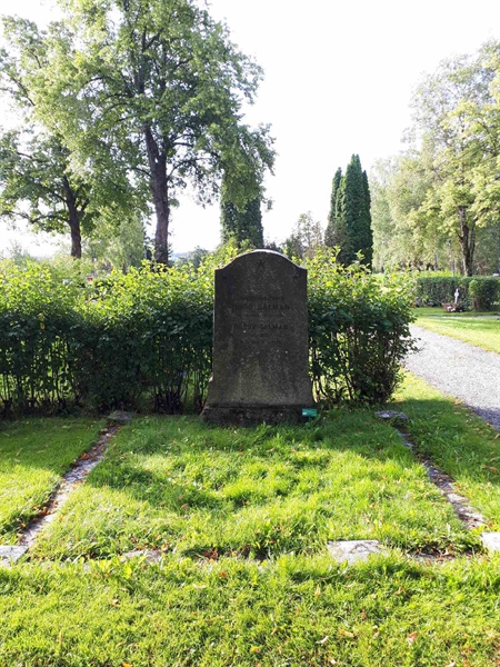 Gravnummer: GK F 4   381