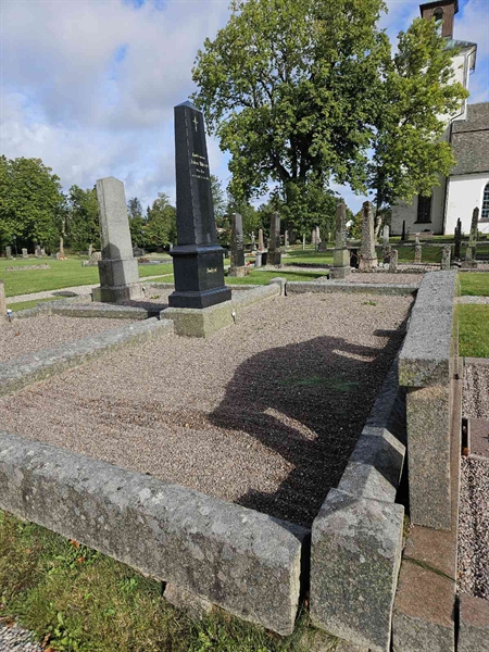 Grave number: Fr 5   704-709
