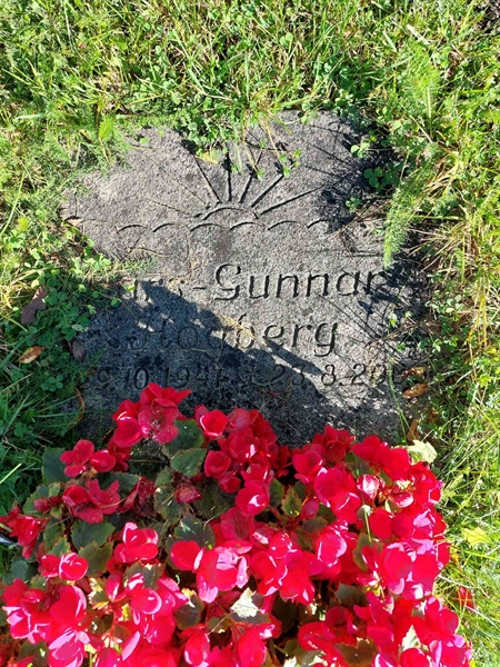 Hautatunnus: 1 L   053