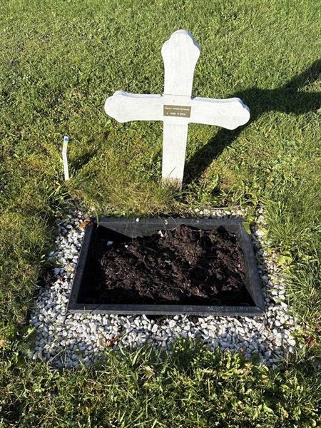 Grave number: 4 N NF   224