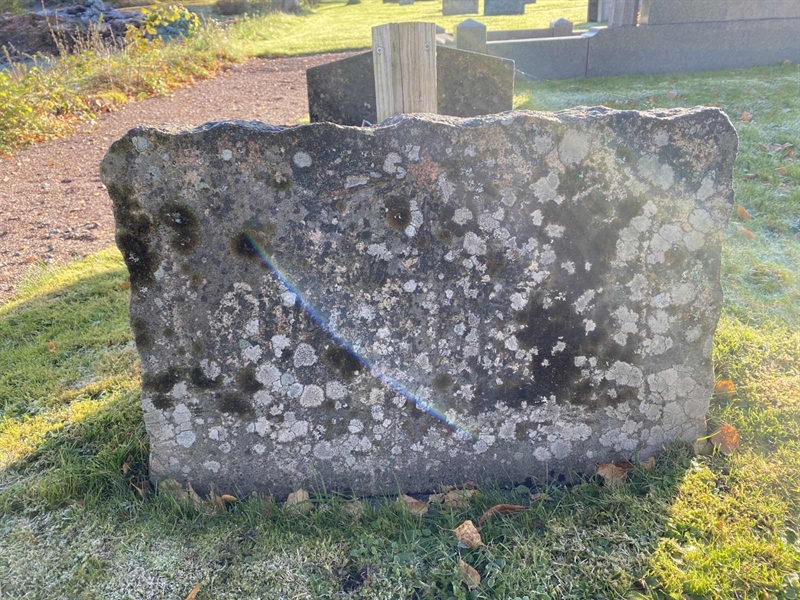 Grave number: 4 Ga 03    50-51