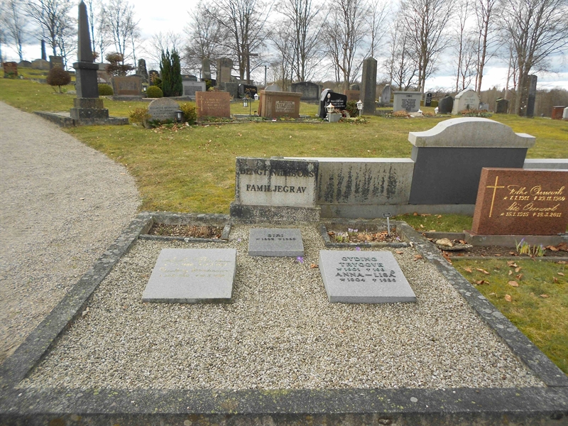 Grave number: NÅ G4   192, 193