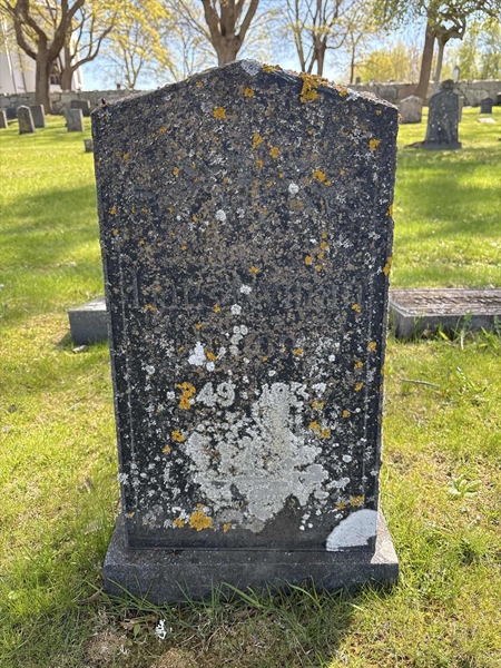 Gravnummer: H 057 008-08