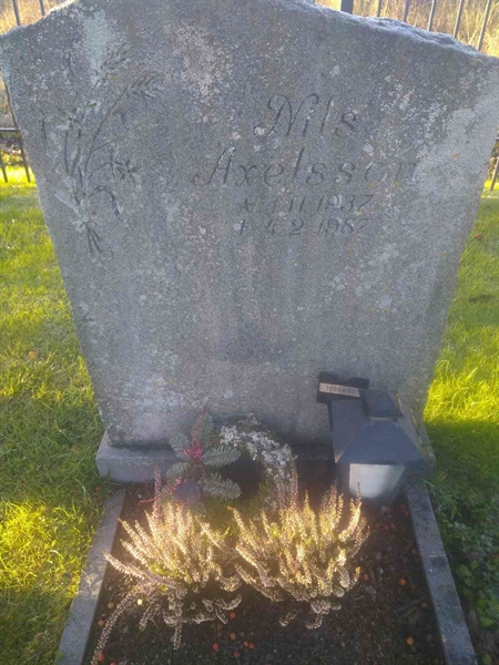 Grave number: H 102 004-05