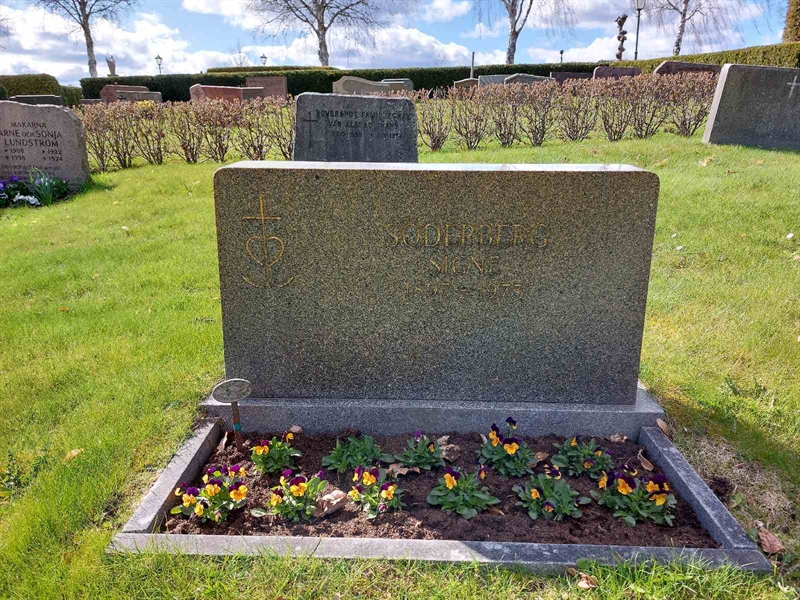 Grave number: HV 29   21, 22