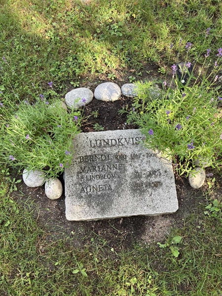Grave number: 1 18    53
