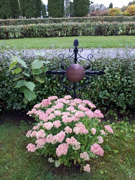 Gravnummer: NK F D   207