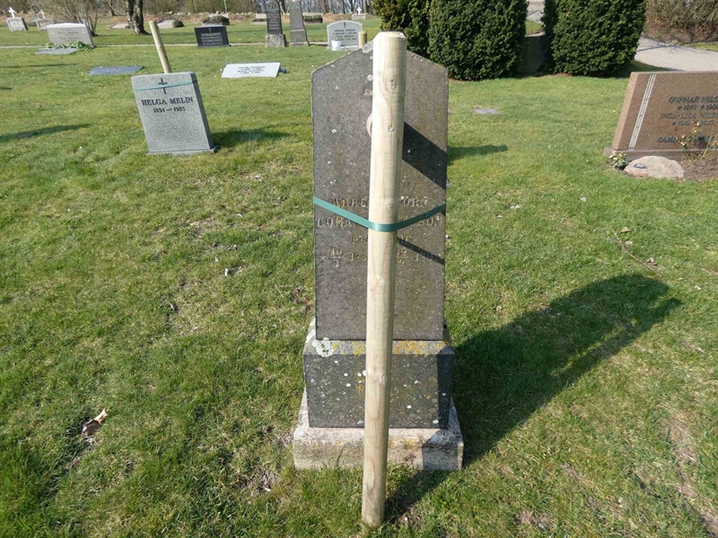 Grave number: EL 2   635