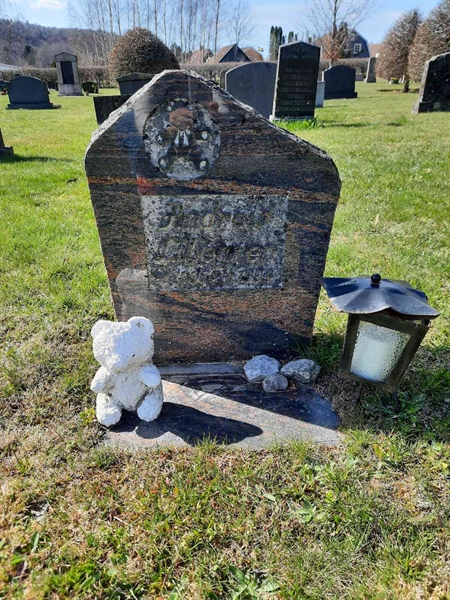 Grave number: VN B    76