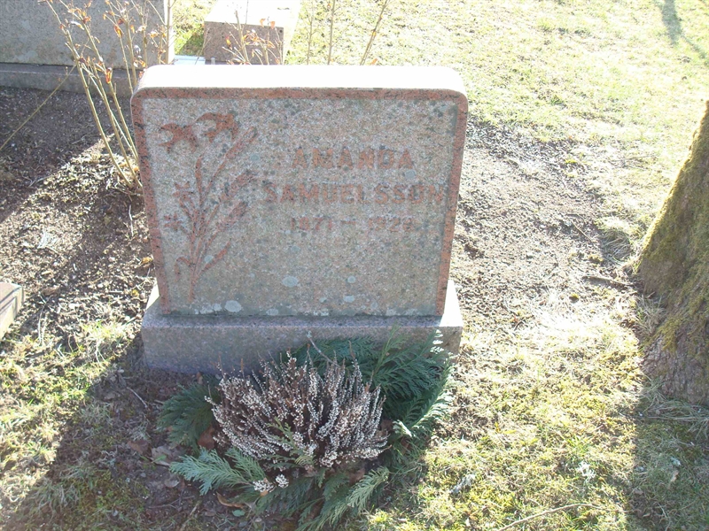 Grave number: KU 06    32