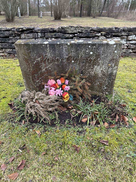 Grave number: L A 17