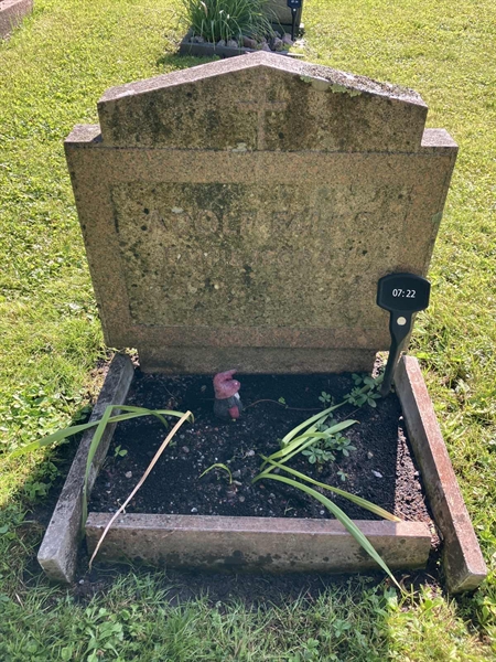 Grave number: 1 07    22
