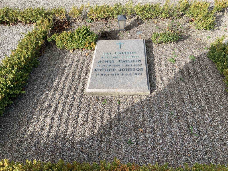 Grave number: NK F 148-149