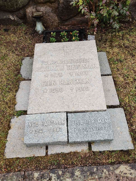 Grave number: 1 F    42