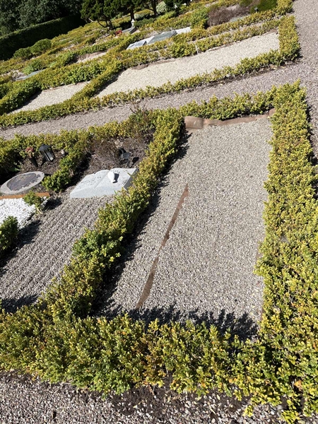 Grave number: NK F 56-57