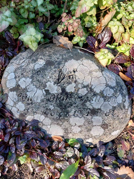 Hautatunnus: 1 L   078