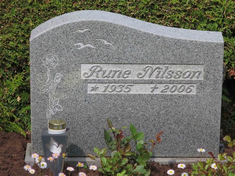 Grave number: HÖB 48    44