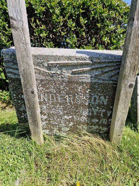 Grave number: 501 30 5563