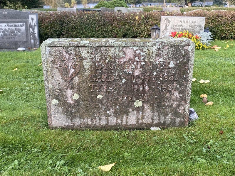 Grave number: 4 Öv 17   138-139