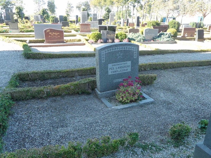 Grave number: ÖT GNK2A    22, 23, 24