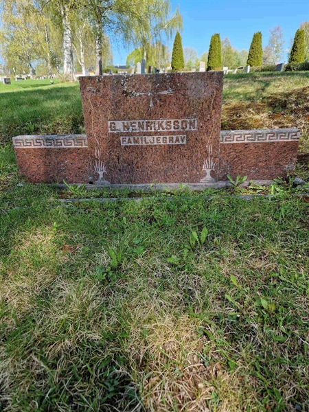 Grave number: 501 18 3411-3414