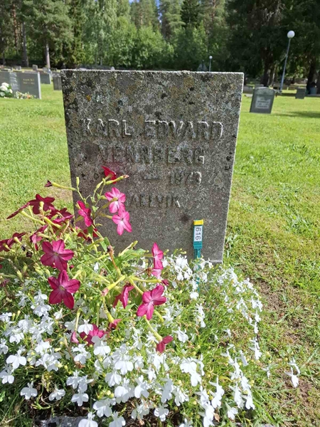 Grave number: 001 2   616