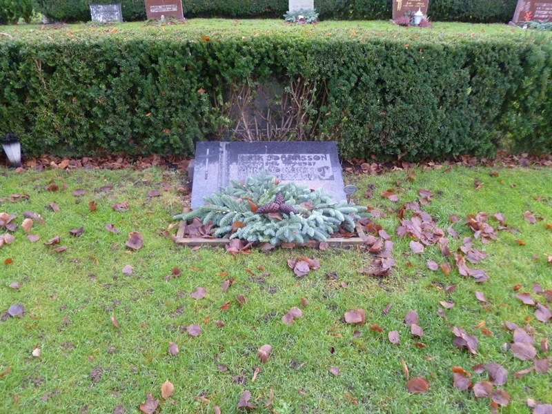 Grave number: ROG D  119, 120