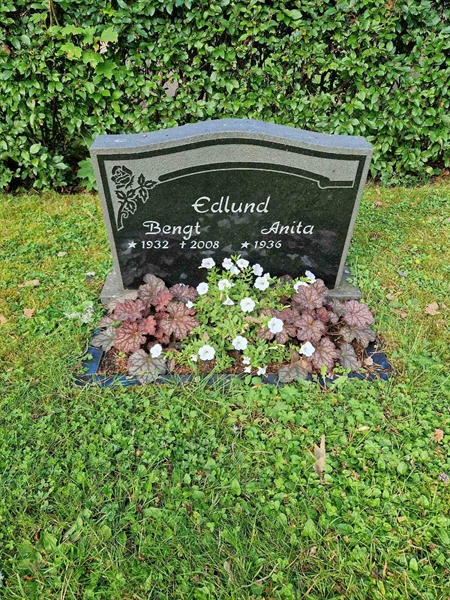 Grave number: 1 KV16    68-69