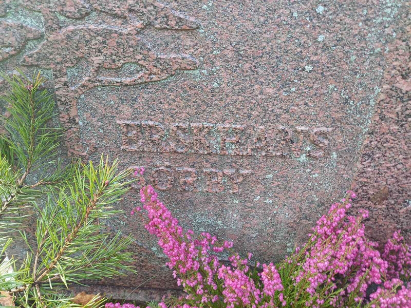 Grave number: JÄ 1 B 4182, 4183, 4184