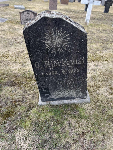 Grave number: 3 03     0G2404