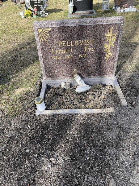 Grave number: 2 02   322