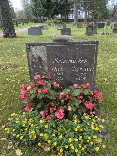 Gravnummer: 6 11 137, 138