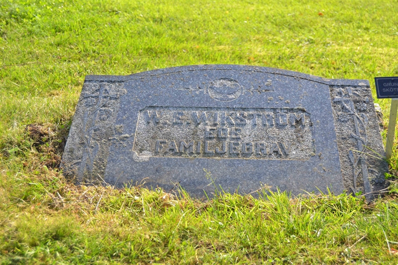 Grave number: 1 F   479