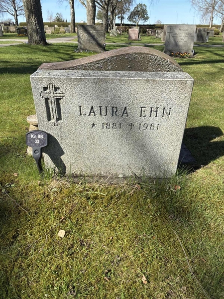 Gravnummer: 22 BB    33