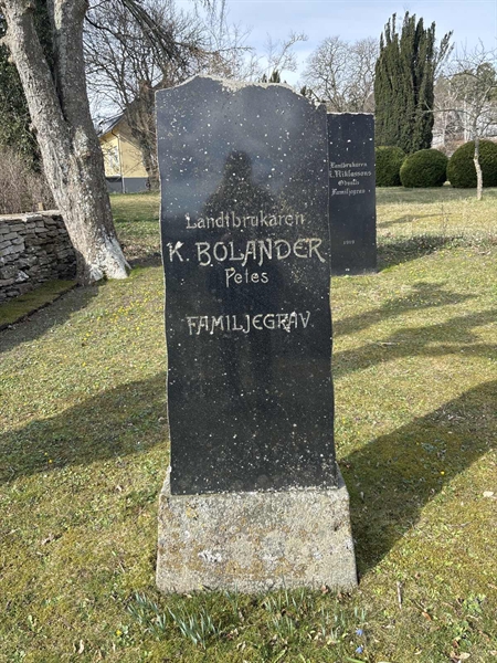 Grave number: LI 11