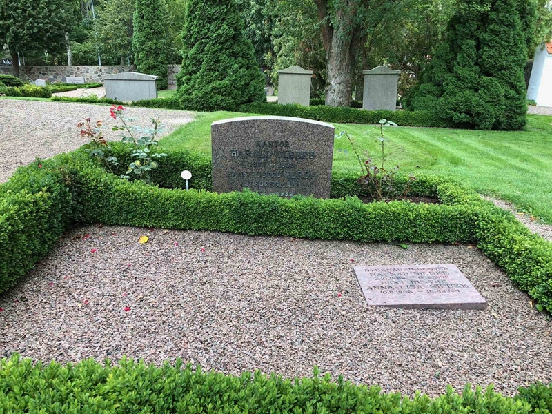 Grave number: Kå 06     9, 10