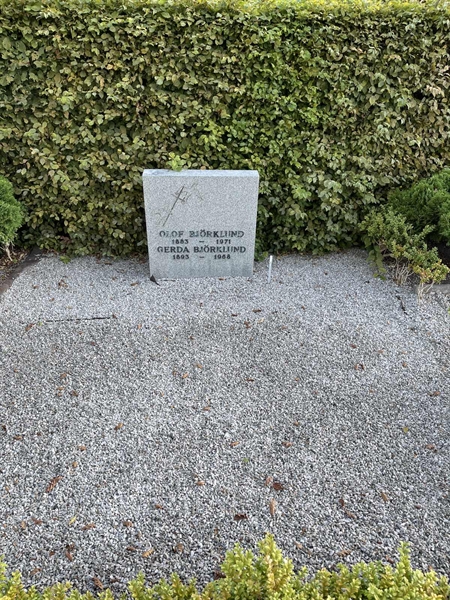 Grave number: NK X    12
