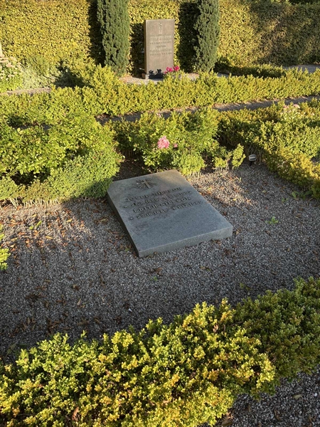 Grave number: NK X 60-61