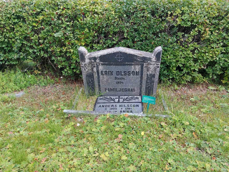 Grave number: K C    52